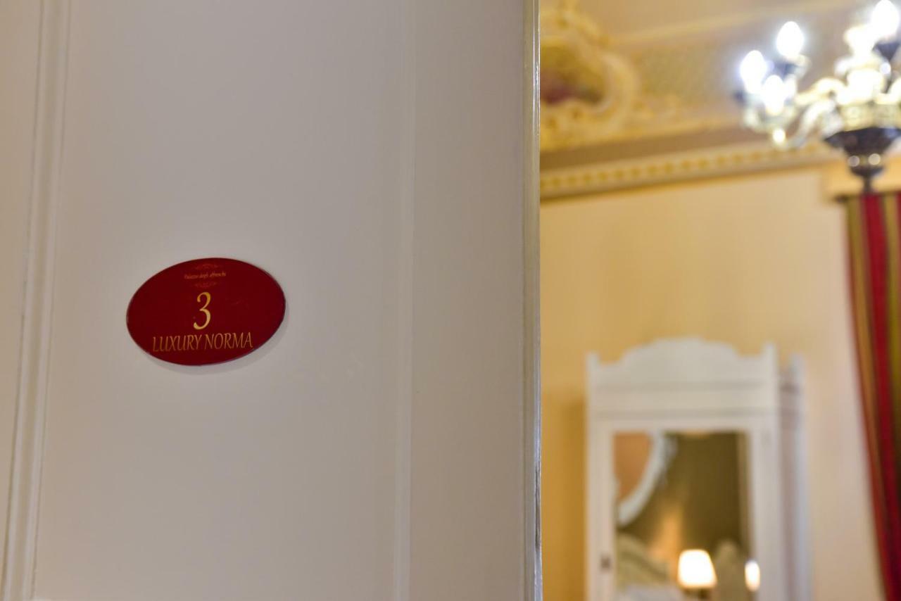 Palazzo Degli Affreschi Bed and Breakfast Catánia Buitenkant foto