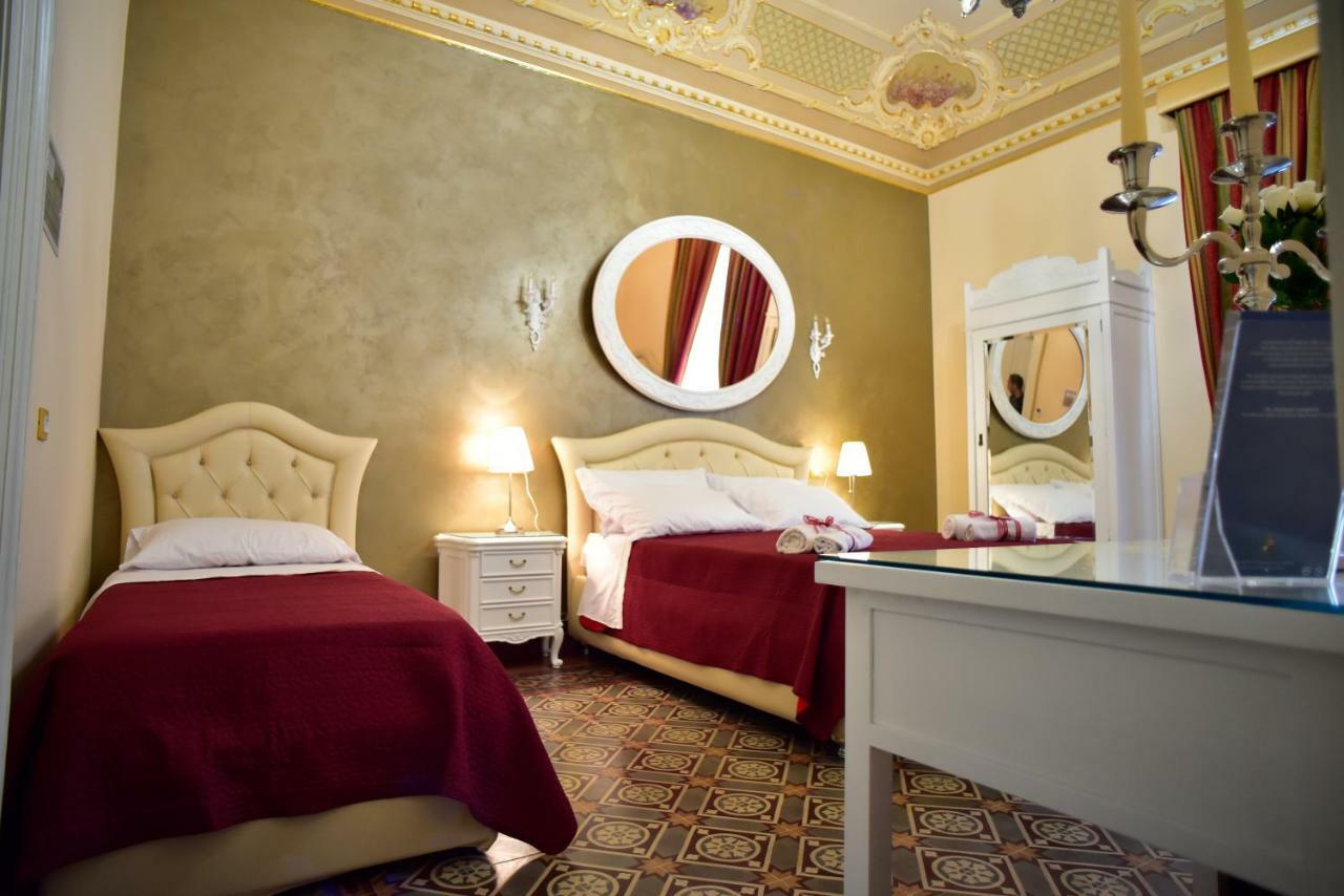 Palazzo Degli Affreschi Bed and Breakfast Catánia Buitenkant foto