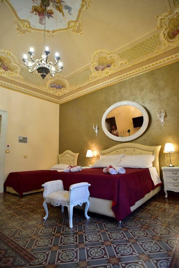 Palazzo Degli Affreschi Bed and Breakfast Catánia Buitenkant foto