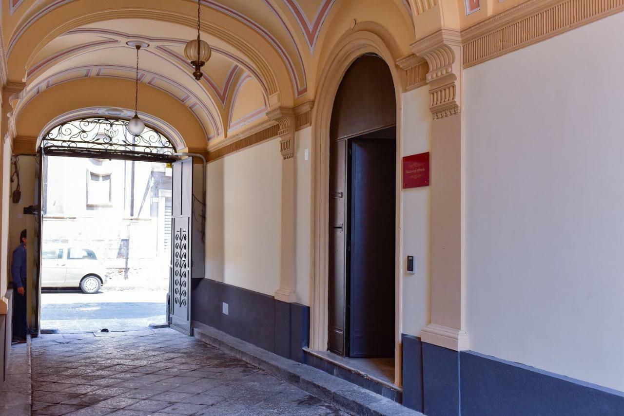 Palazzo Degli Affreschi Bed and Breakfast Catánia Buitenkant foto