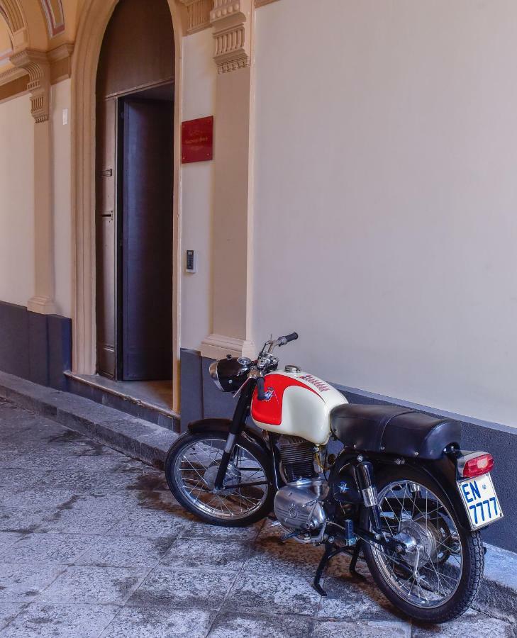 Palazzo Degli Affreschi Bed and Breakfast Catánia Buitenkant foto