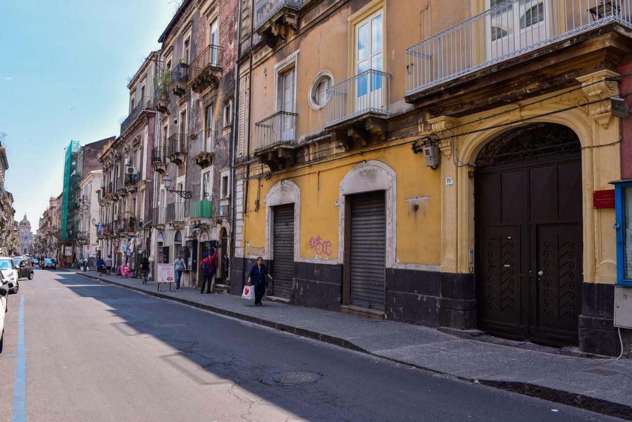 Palazzo Degli Affreschi Bed and Breakfast Catánia Buitenkant foto
