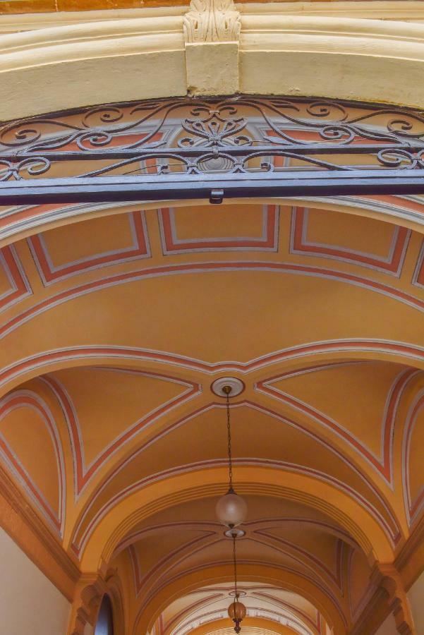 Palazzo Degli Affreschi Bed and Breakfast Catánia Buitenkant foto