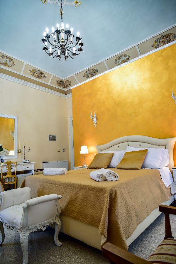 Palazzo Degli Affreschi Bed and Breakfast Catánia Buitenkant foto