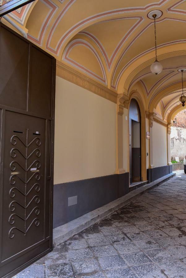 Palazzo Degli Affreschi Bed and Breakfast Catánia Buitenkant foto